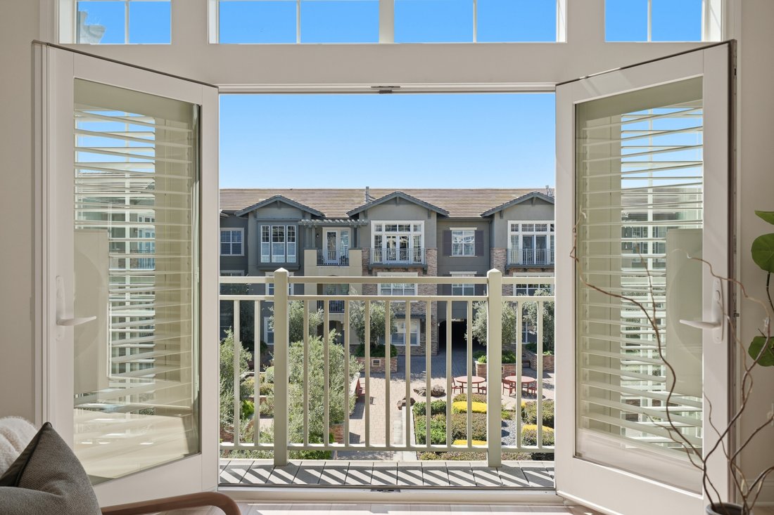 Condo in San Jose, California, United States 3 - 18650481