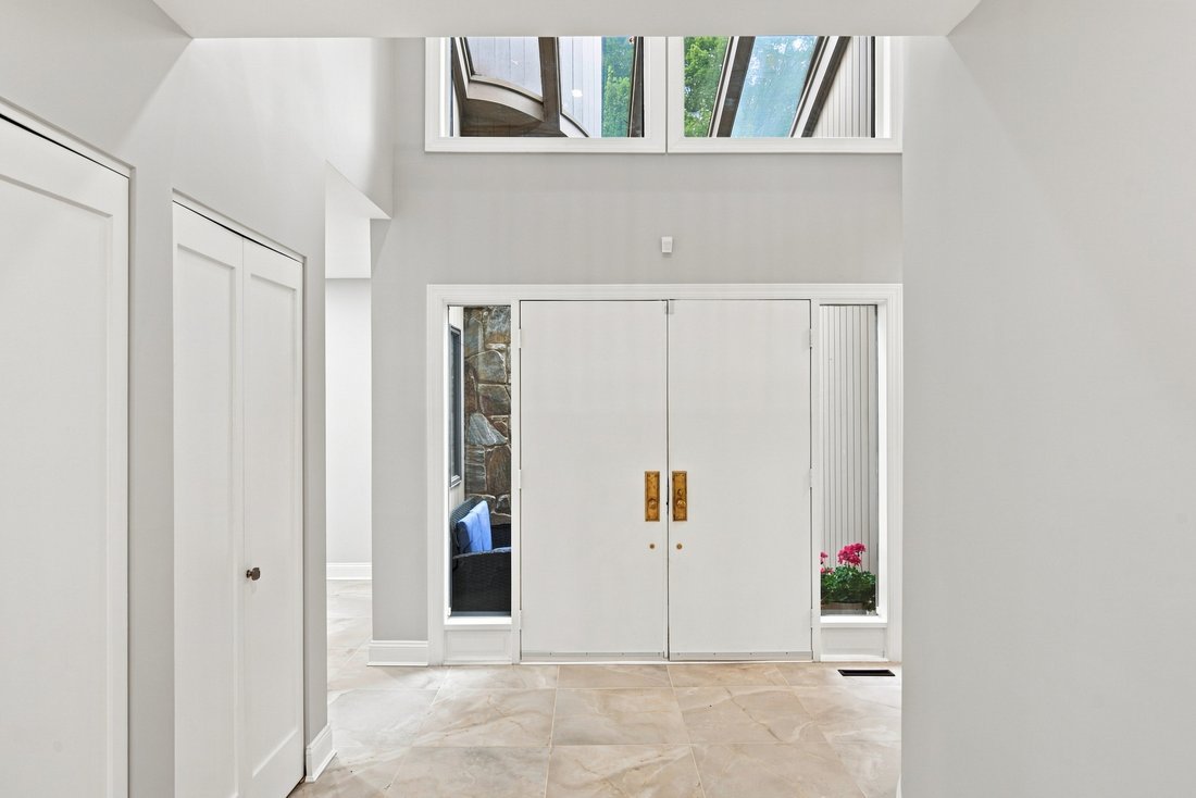 Condo in Glen Cove, New York, United States 5 - 18650440