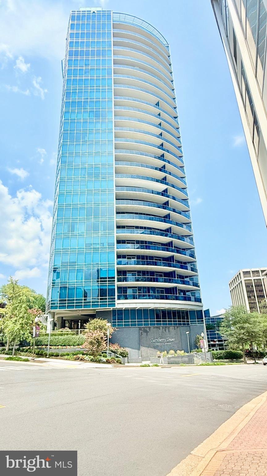 Condo in Arlington, Virginia, United States 1 - 18650438