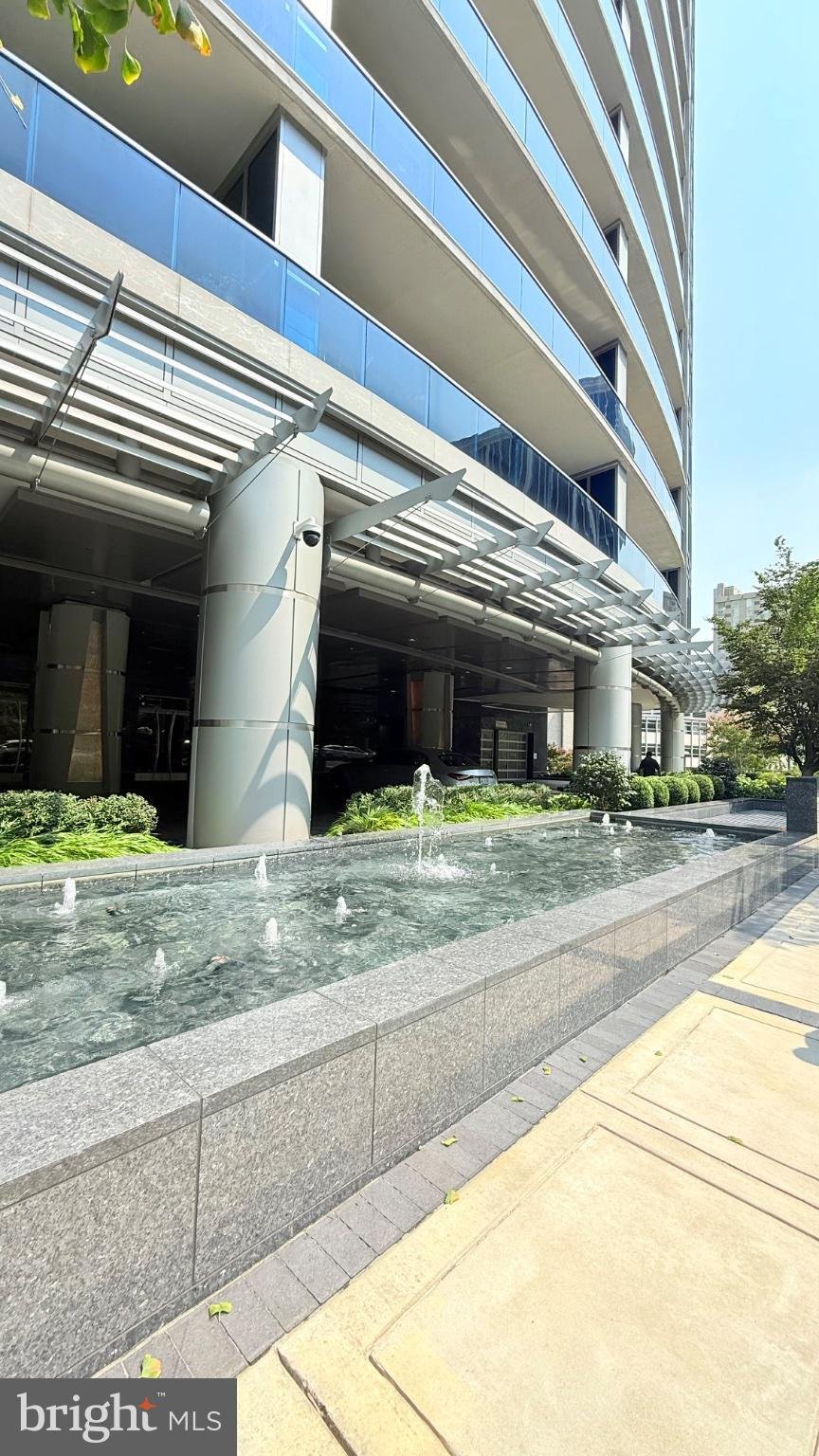 Condo in Arlington, Virginia, United States 4 - 18650438