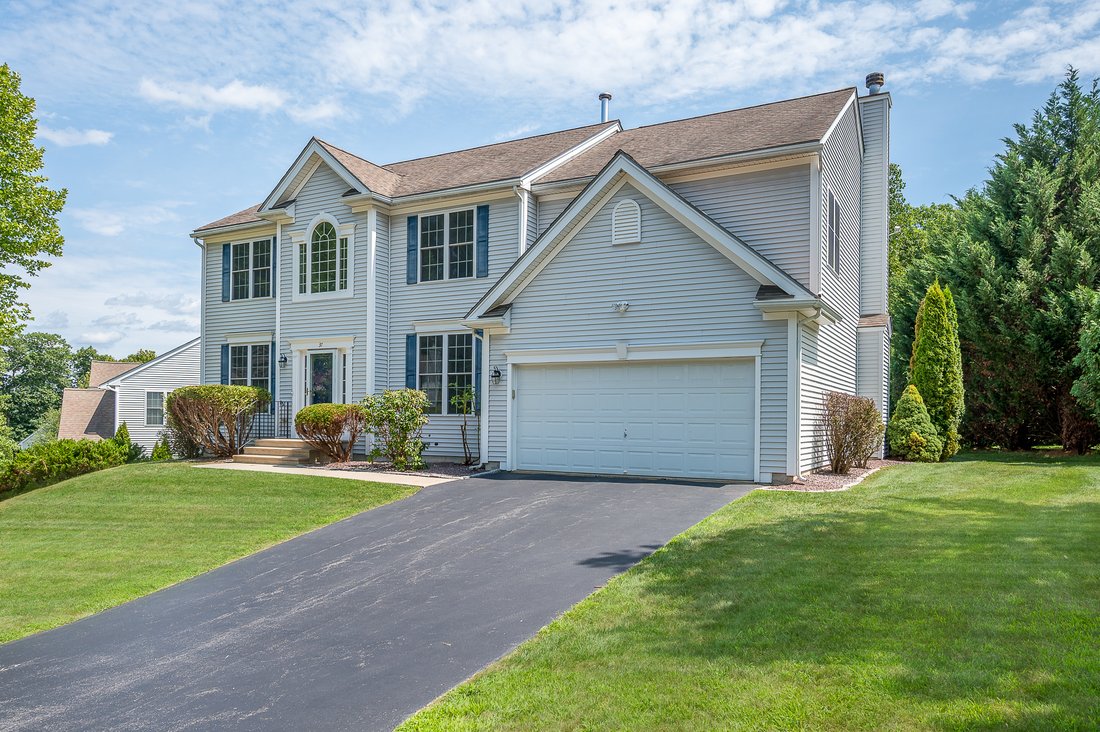 House in Grafton, Massachusetts, United States 2 - 18650475