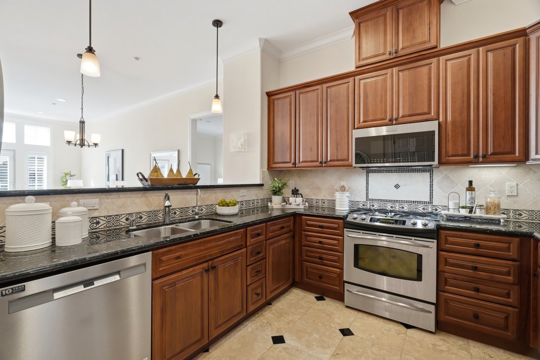 Condo in San Jose, California, United States 4 - 18650481