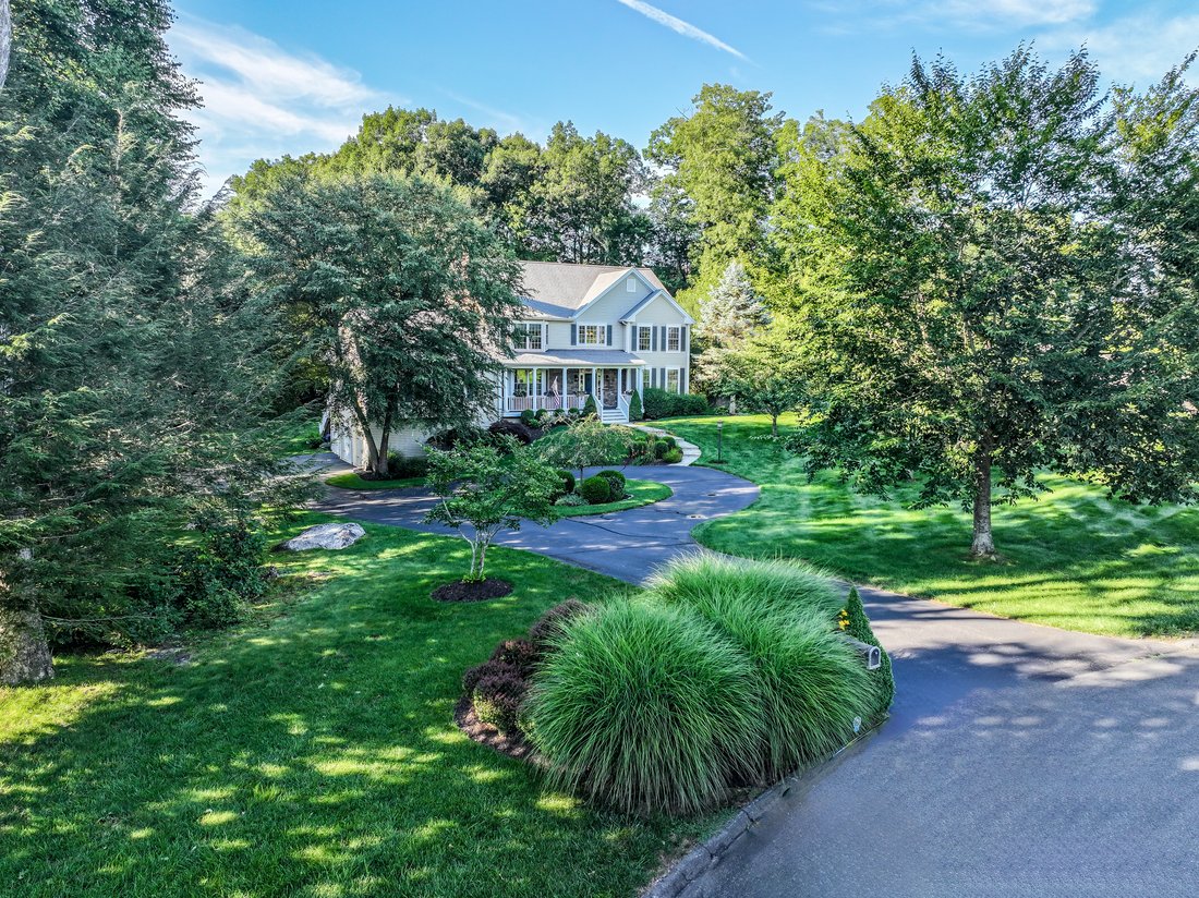 House in Brookfield, Connecticut, United States 2 - 18650412