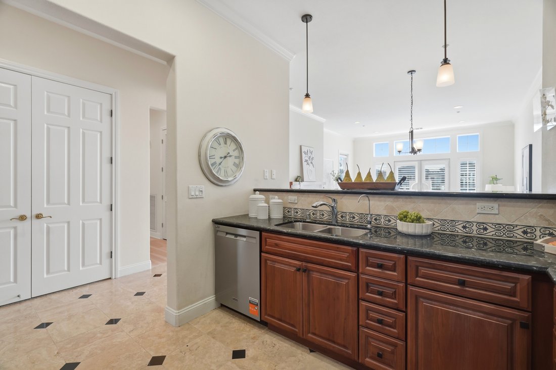 Condo in San Jose, California, United States 5 - 18650481