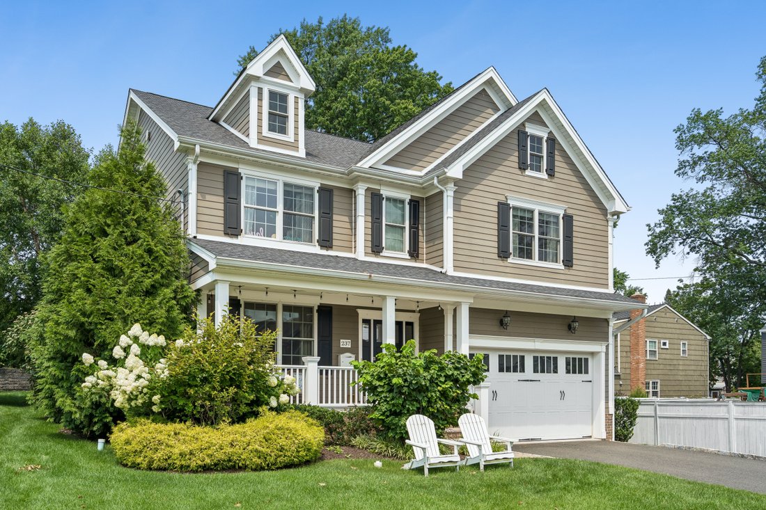 House in Westfield, New Jersey, United States 2 - 18650526