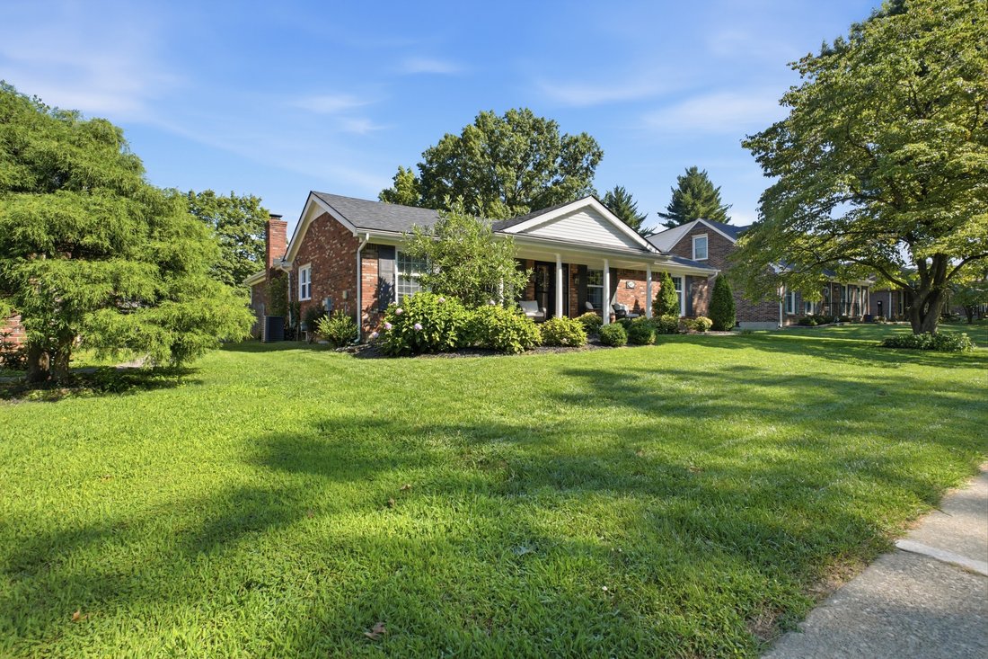 House in Watterson Park, Kentucky, United States 2 - 18650505