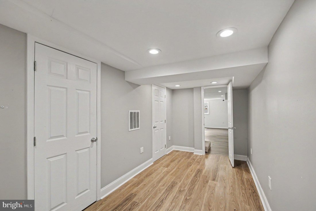 House in North Springfield, Virginia, United States 3 - 18650592