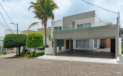 House in Ciudad López Mateos, State of Mexico, Mexico 1