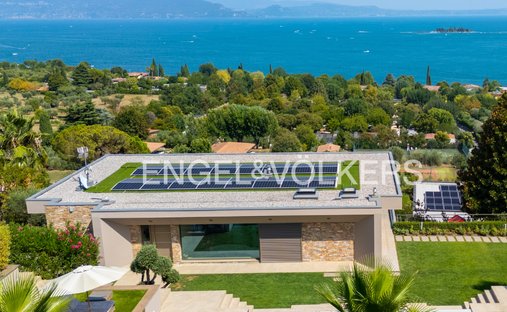 Villa in San Felice del Benaco, Lombardy, Italy 1