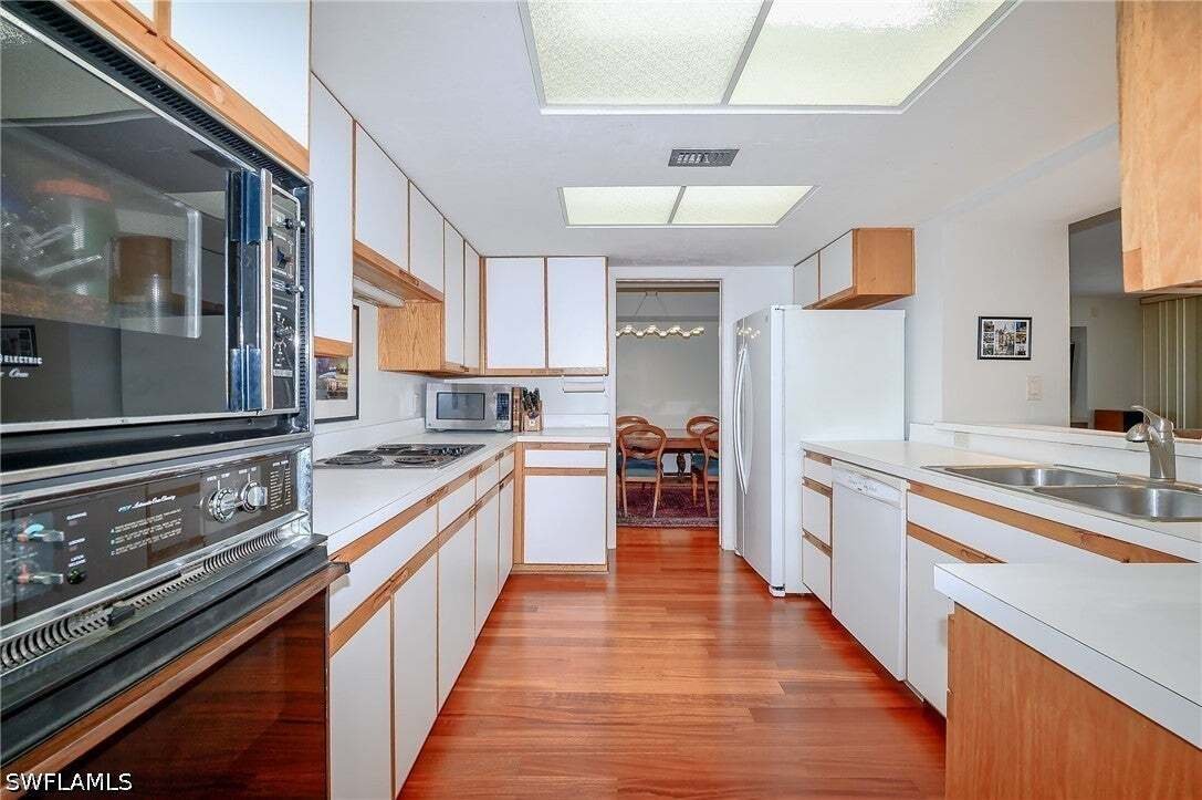 Condo in Naples, Florida, United States 4 - 18616981