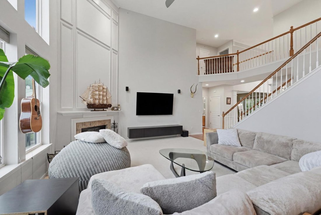 House in Streamwood, Illinois, United States 4 - 18654344