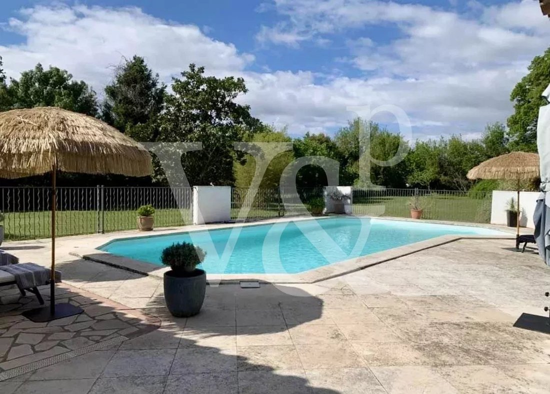 Country House in Arles, Provence-Alpes-Côte d'Azur, France 3 - 16083685