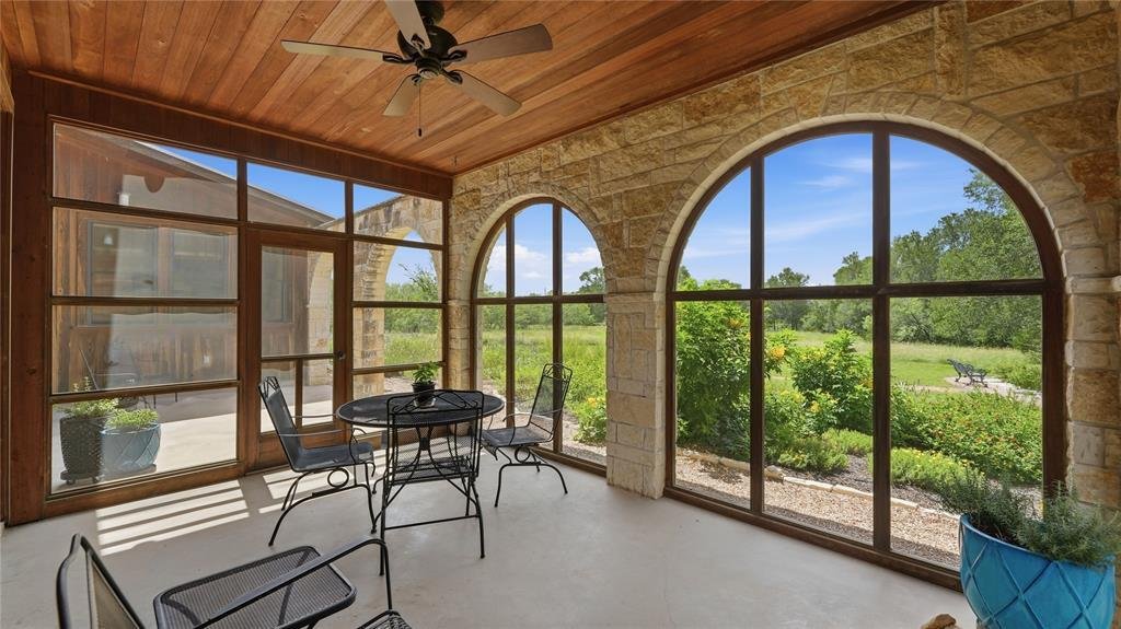 Farm Ranch in Red Rock, Texas, United States 5 - 18145041