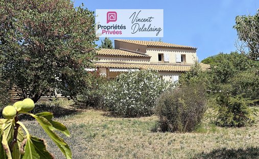 Villa in Villeneuve, Provence-Alpes-Côte d'Azur, France 1