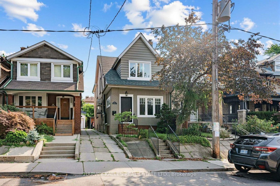 House in Toronto, Ontario, Canada 1 - 18656025