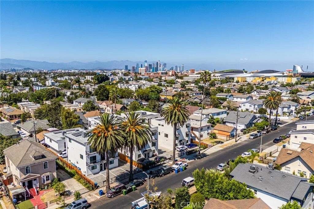 Los Angeles, California, United States 2 - 18654439
