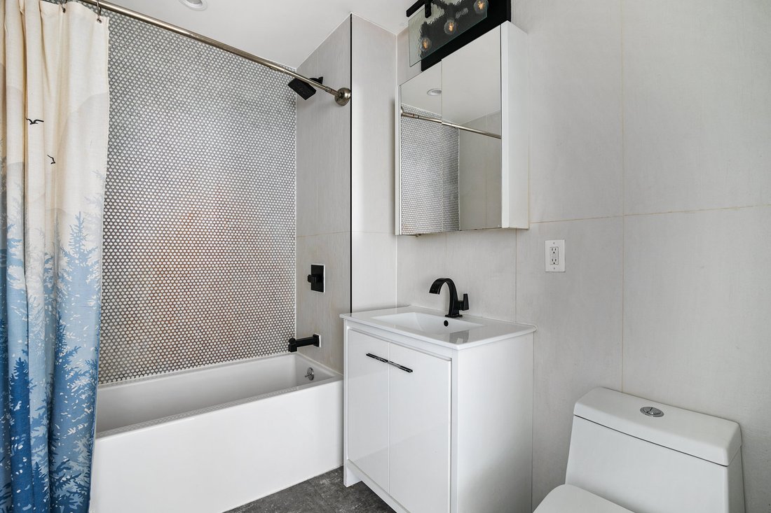Condo in New York, New York, United States 4 - 18655117