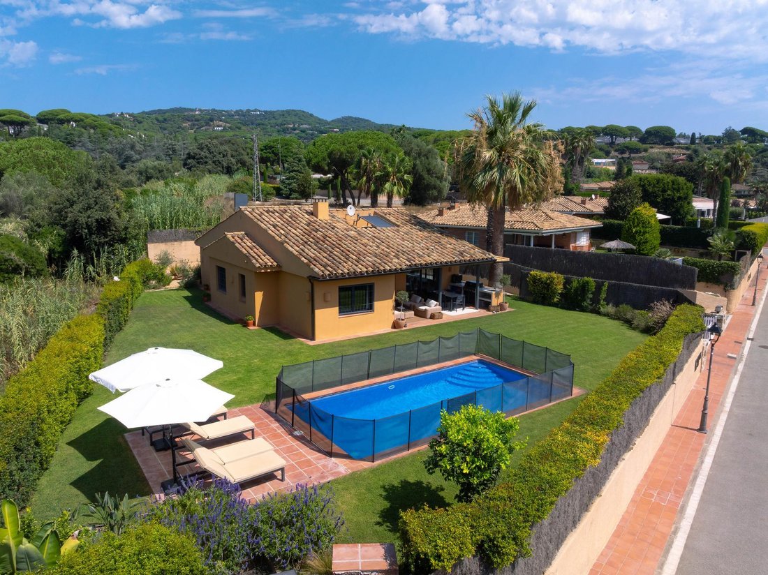 Villa in Sant Vicenc de Montalt, Catalonia, Spain 2 - 18651037