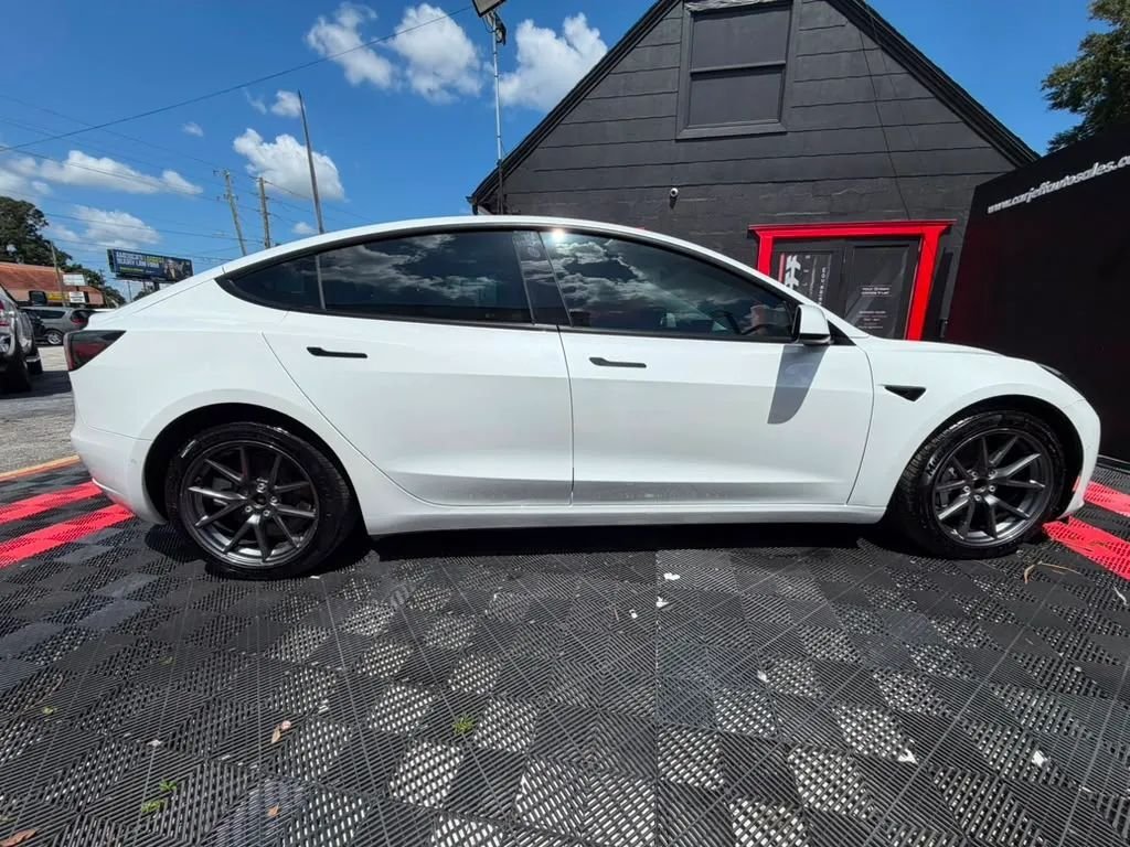 Sedan in Orlando, FL, United States 5 - 18655821