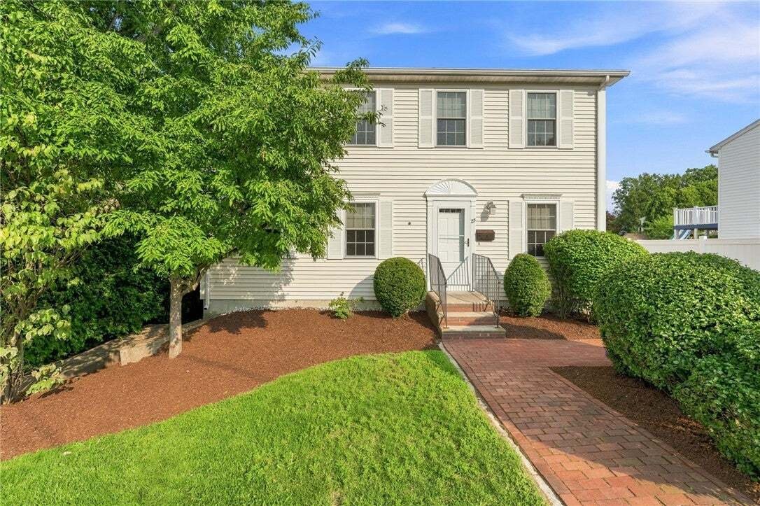 House in Cranston, Rhode Island, United States 1 - 18650723