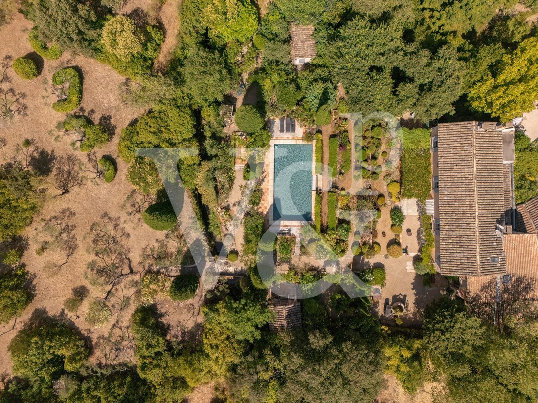 Country House in Saint-Rémy-de-Provence, Provence-Alpes-Côte d'Azur, France 2 - 18517225