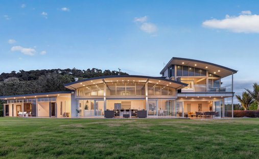 Waiwera, Auckland, New Zealand 1