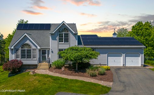 House in Pocono Pines, Pennsylvania, United States 1