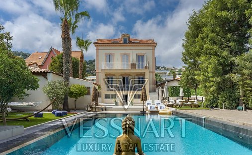 Villa in Centre, Vallauris, France 1