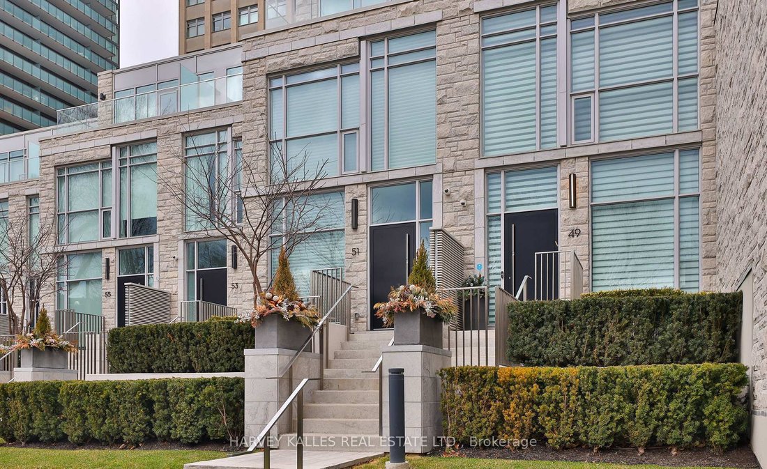 Condo in Toronto, Ontario, Canada 2 - 18656029
