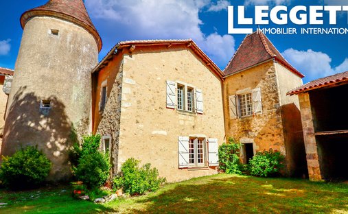 Castle in Vilhonneur, Moulins-sur-Tardoire, France 1