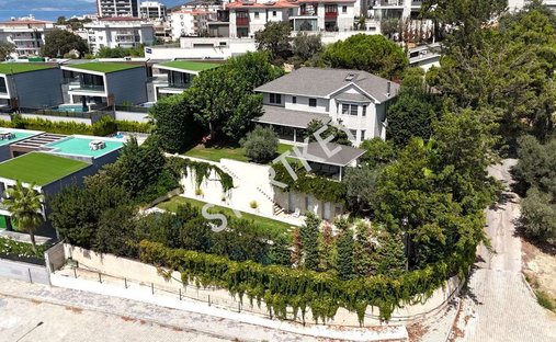 Estate in Kuşadası, Aydın, Turkey 1