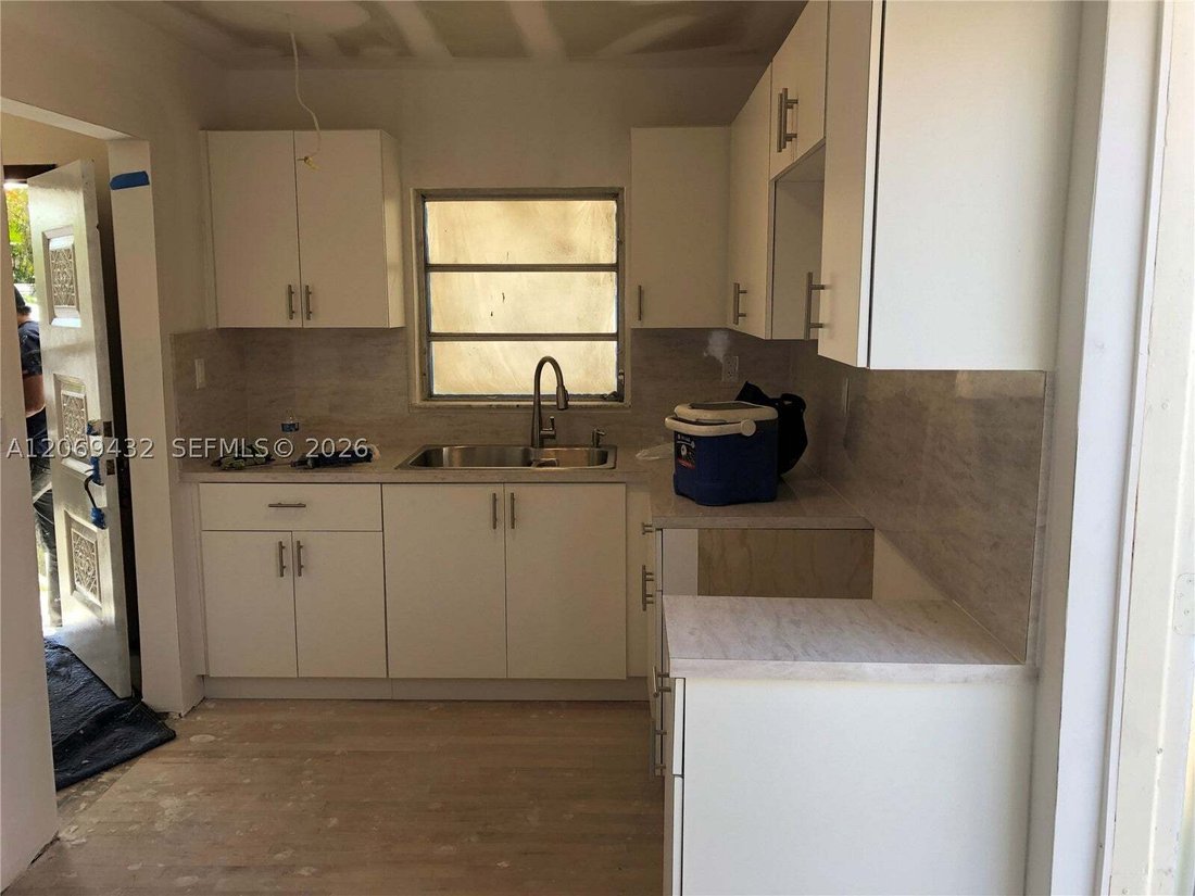 House in Miami, Florida, United States 5 - 18650837