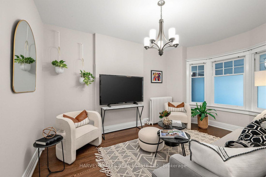 House in Toronto, Ontario, Canada 5 - 18656025