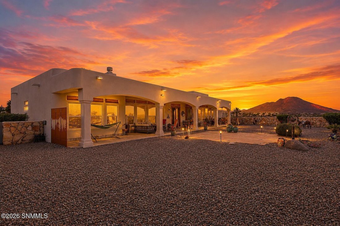 House in Las Cruces, New Mexico, United States 2 - 18655337