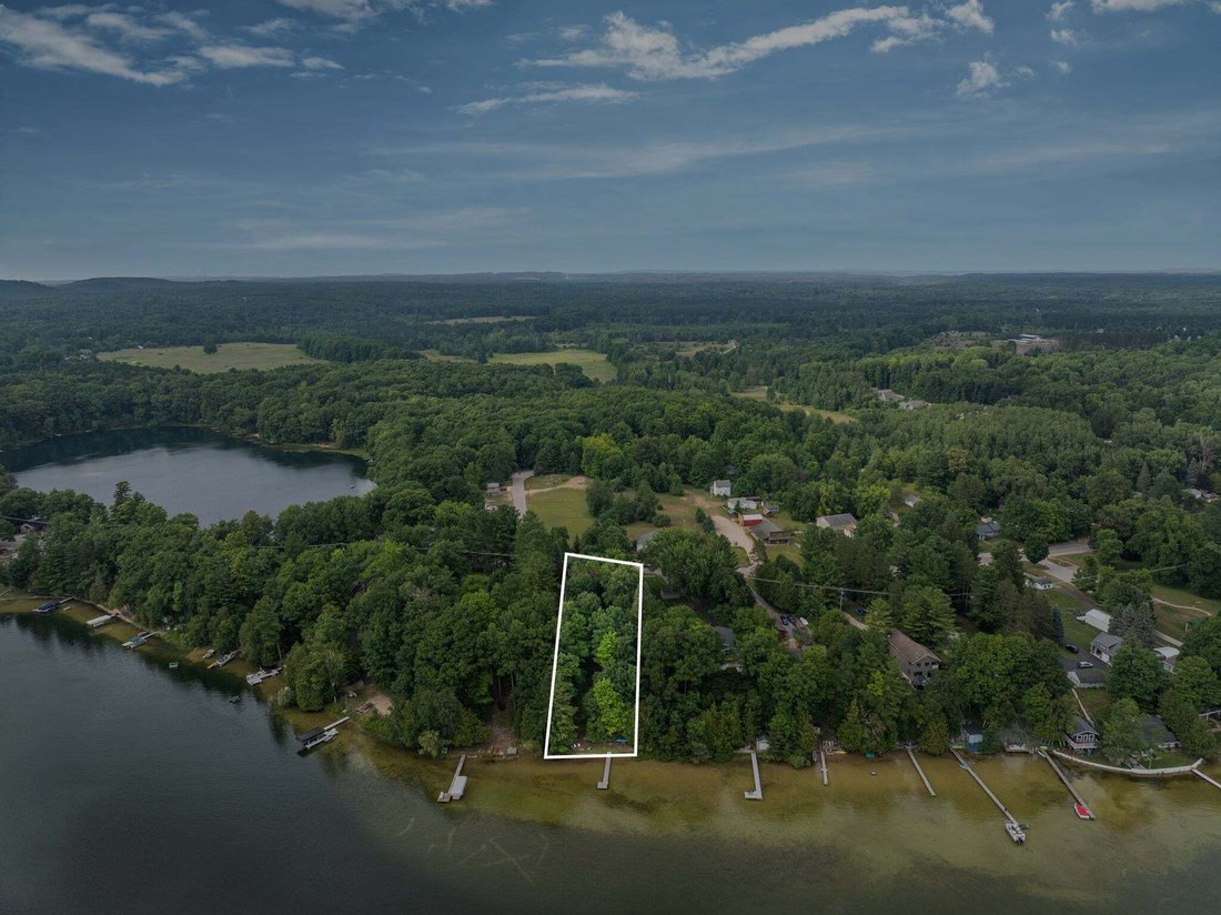 House in Lake Ann, Michigan, United States 1 - 18650766