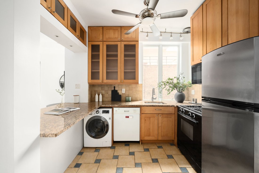 Co Op in New York, New York, United States 3 - 18655046