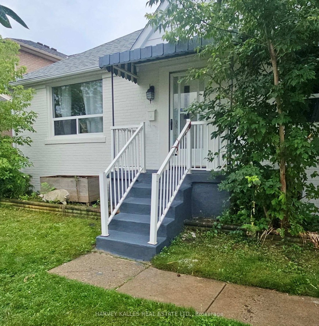 House in Toronto, Ontario, Canada 2 - 18656035