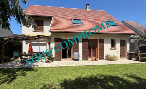 House in Coteau Sud, Chevreuse, France 1