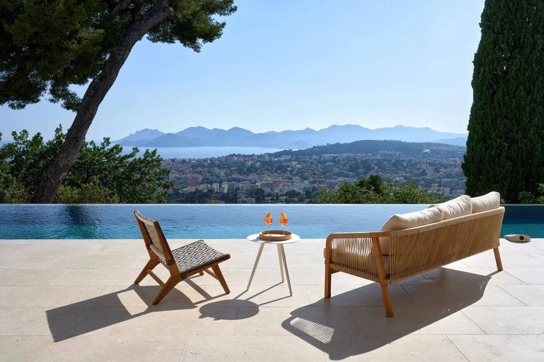 Villa in Cannes, Provence-Alpes-Côte d'Azur, France 2 - 15660327
