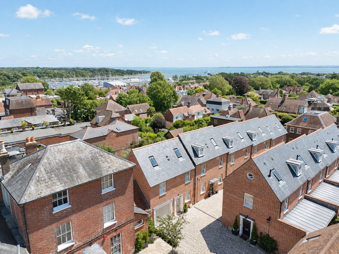 Townhouse in Lymington, England 3 - 18652908