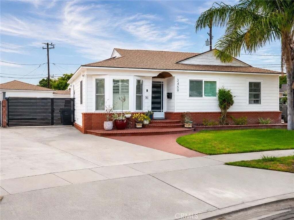 House in Signal Hill, California, United States 2 - 18650983