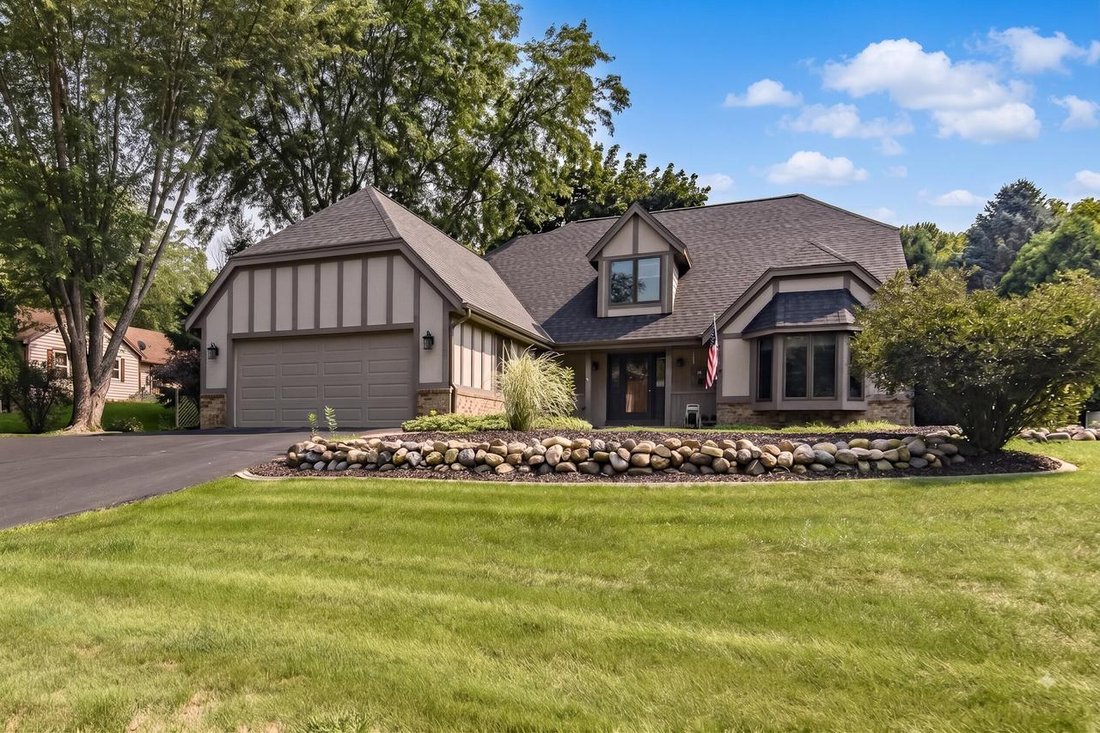 House in Hartland, Wisconsin, United States 1 - 18650676