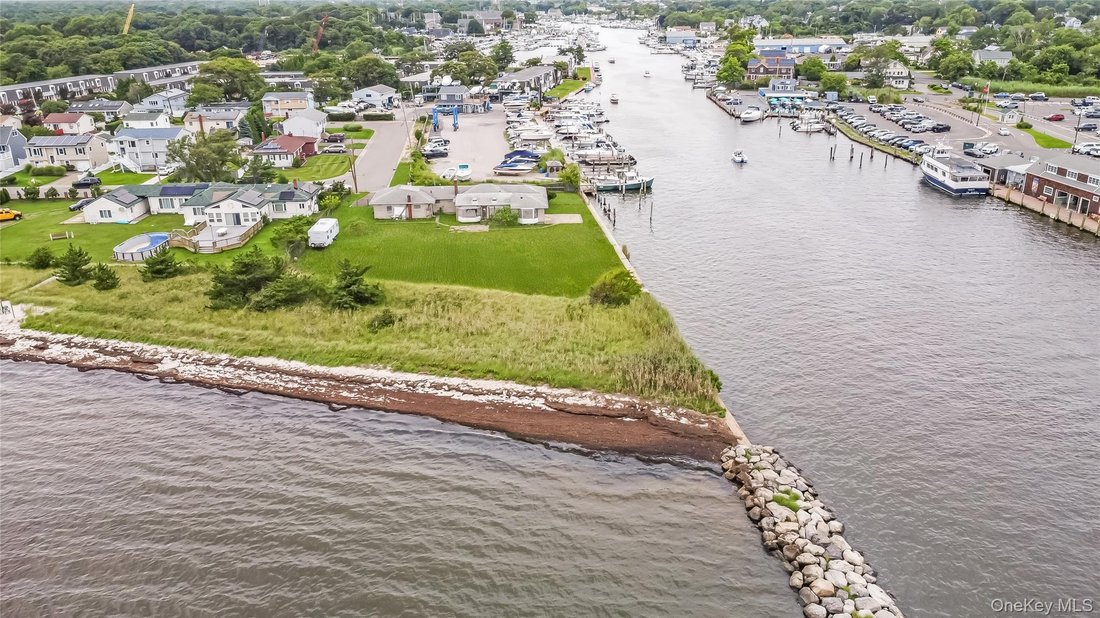 Casa a East Patchogue, New York, Stati Uniti 4 - 18551176
