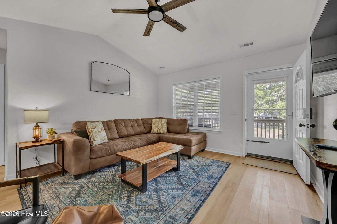 House in Oak Island, North Carolina, United States 3 - 18654008