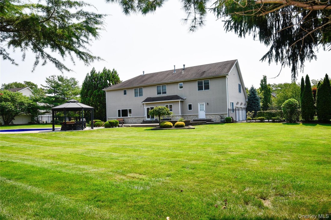 House in Halesite, New York, United States 5 - 18655238