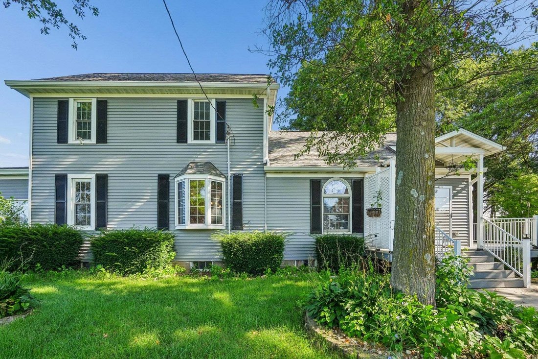 House in Davenport, Iowa, United States 3 - 18654261