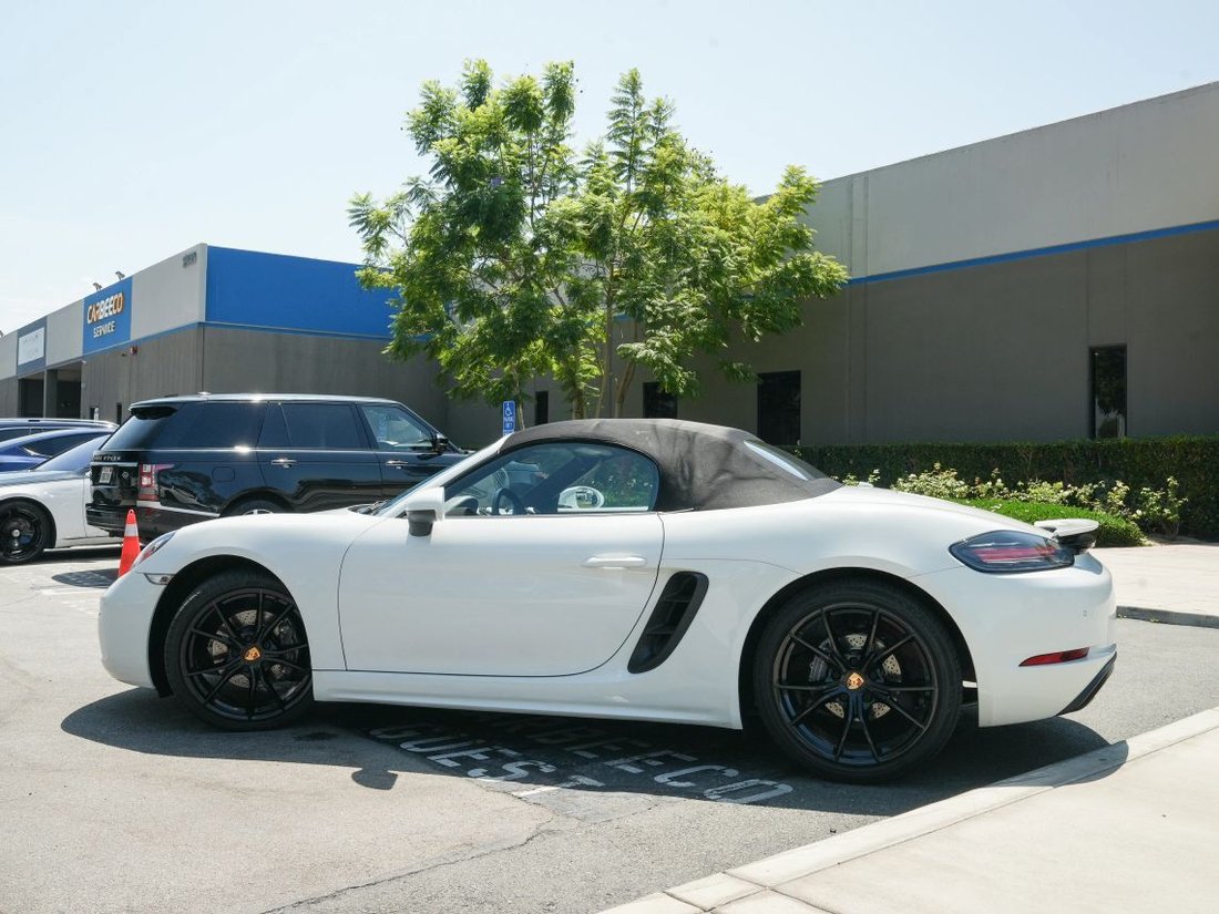 Cabriolet in Costa Mesa, CA, United States 3 - 18619308