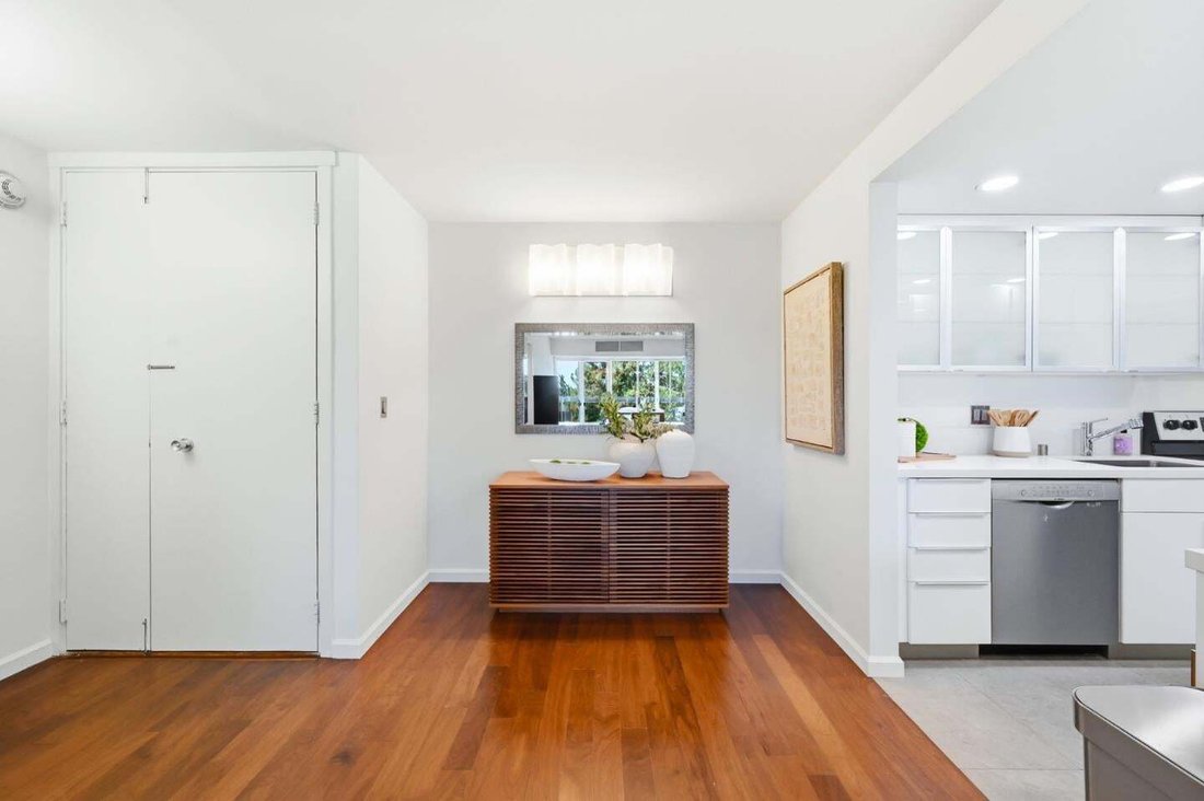 Condo in Palo Alto, California, United States 3 - 18650811