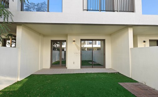 Townhouse in Dubai South Golf District, Dubai, United Arab Emirates 1