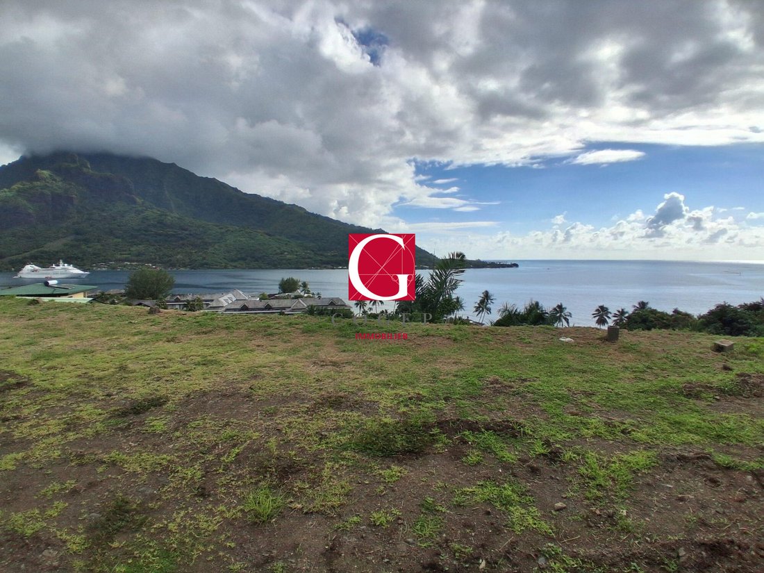 Land in Moorea-Maiao, Windward Islands, French Polynesia 2 - 18656127